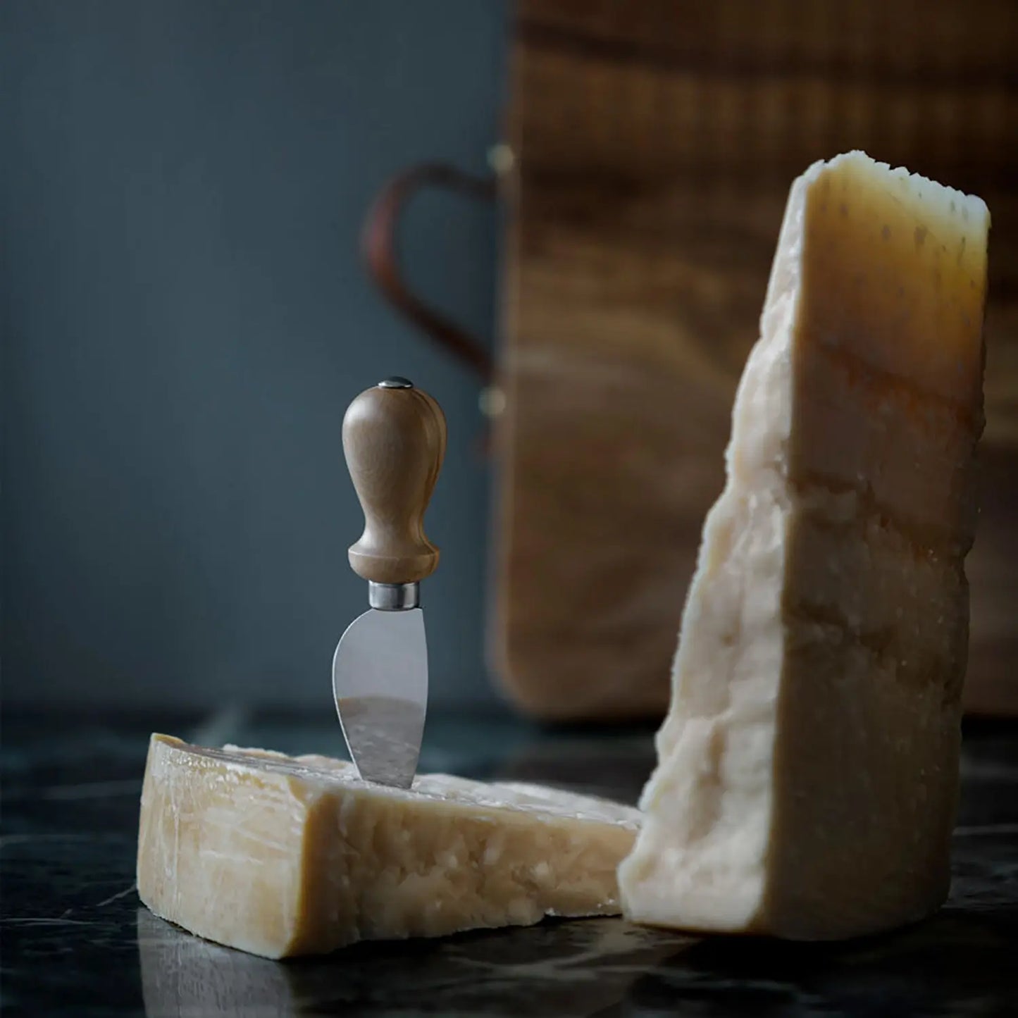 Made by Mama - Parmesankniv i oliventræ - Made by Mama - Rebel Vin